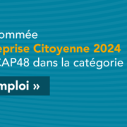 L’image annonce que La Rose Blanche, un restaurant offrant des plats typiques belges, a été désignée “Entreprise Citoyenne 2024” par CAP48 dans la catégorie “Emploi”.